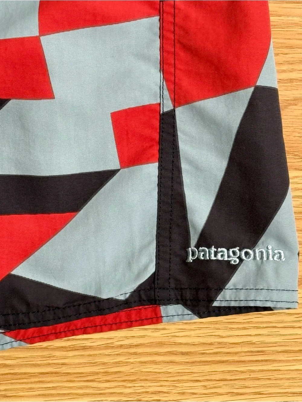 Patagonia Men’s Size 38 Wavefarer Printed Board Shorts